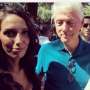 Bill Clinton Intip Payudara Perempuan