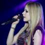 20 Tahun Berlalu! Avril Lavigne Remake Album Let Go, Penampilannya Dipuji Ikonik