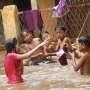 Waspada, Ini Penyakit yang Mengintai Anak Saat Bermain di Genangan Banjir
