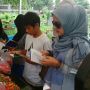 Tutup Tahun, Pipik Ajak Anak ke Makam Uje