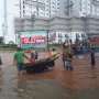 Habis Banjir, Giliran Jalan Rusak Bermunculan