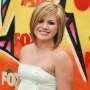Kelly Clarkson Tak Masalah Putrinya Jadi Lesbian