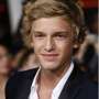 Kedapatan Berkencan, Cody Simpson Rupanya Penggemar Miley Cyrus Sejak Kecil