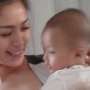 Jessica Iskandar Kini Susui Bayi ke-7