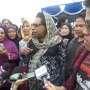 Ade Juwita Nyekar Ke Makam Olga