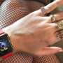 Yang Lain Baru Pre Order, Katy Perry Sudah Pamerkan Apple Watch