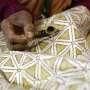 Cara Tepat Mencuci Batik Agar Tetap Menawan