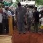 Jenazah Pepeng Tak Muat di Makam, Rano Karno Minta Dipapas