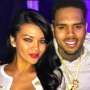 Dada Sedikit Terbuka, Farah Quinn Foto Bareng Chris Brown
