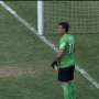 VIDEO: Lihat yang Dilakukan Kiper Ini Saat Gawangnya Kebobolan