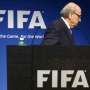Mundur, Blatter Dapat "Standing Ovation"
