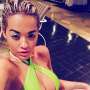 Rita Ora Tampil di Depan Presiden Jokowi