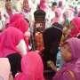 Seminggu Jelang Puasa, Makam Uje Dibanjiri Ibu-ibu Peziarah