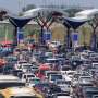 Memasuki Gerbang Tol Cipali, Macet Satu Kilometer