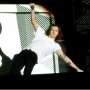 Harry Styles Jatuh di Panggung Malah Dijadikan Meme