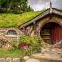 Sensasi Menginap di Rumah "The Hobbit"