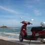 Memarkir Motor Sambil Atraksi, Aksi Pria Ini Bikin Jantung Berdebar