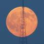 Cantiknya "Bulan Biru" di Langit