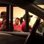 VIDEO: Petugas Drive Thru Syok Lihat Sopir di Mobil Ini