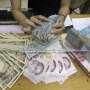 Rupiah Melemah, Penukaran Uang di Kuta Diserbu Wisatawan