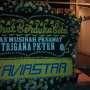 Karangan Bunga 'Duka Cita' Mulai Datang ke Kantor Trigana