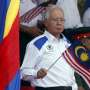 Tujuh Balon Kuning Diterbangkan di Depan PM Najib