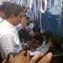 Usai Selfie, Wajah Dilukis Penumpang KRL, Ini Reaksi Jonan