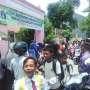 Bocah Dalam Kardus, Teman-teman Sekolah Ziarah ke Makamnya