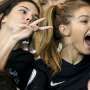 Pesona Dua Model Cantik AS di Kandang PSG