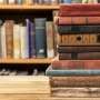 Ini Tips Mencegah Buku Agar Tidak Berjamur