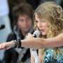 Taylor Swift Raup Penghasilan Rp13 M per Hari