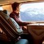 Putar Musik Terlalu Keras, Pria Ini Didorong Keluar dari Kereta Api