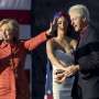Dukung Hillary Clinton, Katy Perry Mau Tampil Bugil