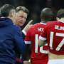 MU Tersingkir, Frustasi Mulai Hinggapi Van Gaal
