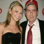 Mantan Pacar Bela Charlie Sheen yang Mengidap HIV