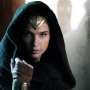 Gal Gadot Tampil Perdana dalam Kostum Wonder Woman