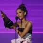 Ariana Grande Kepergok Cium Mac Miller, Pacaran?