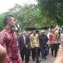 Jokowi Melayat, Langsung Salatkan Jenazah Suhardiman