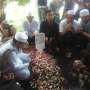 Guru Spiritual Olga dan Jupe Dimakamkan di Samping Makam Ortu
