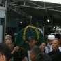 Derai Air Mata Sambut Kedatangan Jenazah Budi Anduk