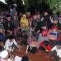 Selebriti dan Warga Banjiri Pemakaman Budi Anduk