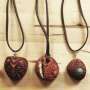 Tak Disangka, Kalung Cantik Ini Dibuat dari Biji Alpukat