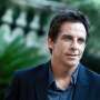 Ben Stiller Pecahkan Rekor Tongkat Selfie Terpanjang di Dunia