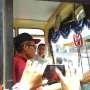 Begini Gaya Si Wanita Emas Cari Dukungan Metromini dan Kopaja