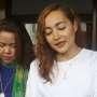 Perempuan Mirip Dewi Rezer Ciuman dan Tidur Bareng Lelaki Bule