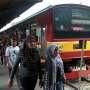 Wanita Diancam usai Tegur Pria Duduk di Lantai KRL, Petugas Malah Abai