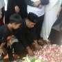 Narji "Cagur" Jalan Kaki Iringi Almarhum Ayahnya ke Pemakaman