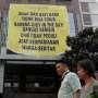 Protes "Lucy in The Sky" di Apartemen