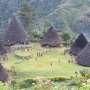 Kakorlantas Rayakan HUT Kemerdekaan di Indahnya Puncak Wae Rebo