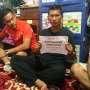 Pemain Persija Datangi Rumah Duka Suporter, Keluarga Menangis